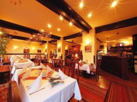 Restaurace Tarouca v Parkhotelu Průhonice - s krbem, letní zahrádkou a výbornou kuchyní