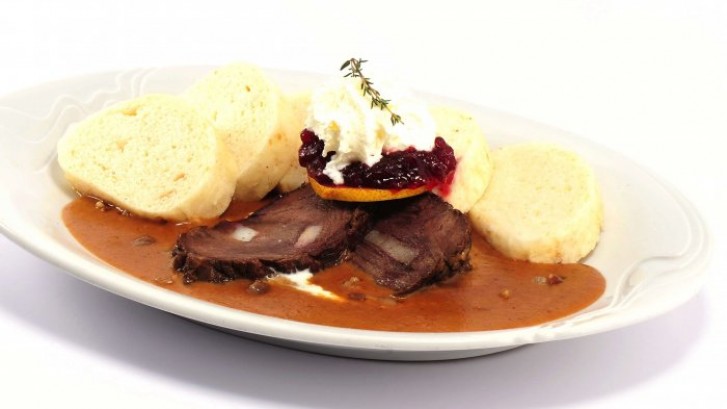  Marinated Beef in Cream Sauce with Cranberries and ...